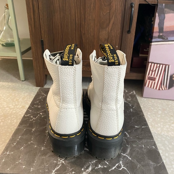 DR MARTEN’S SINCLAIR BOOT - WHITE - US 5 - Picture 4 of 6